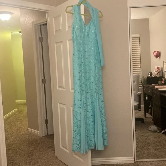 Long turquoise/mint colorer Dress - Picture 3 of 4